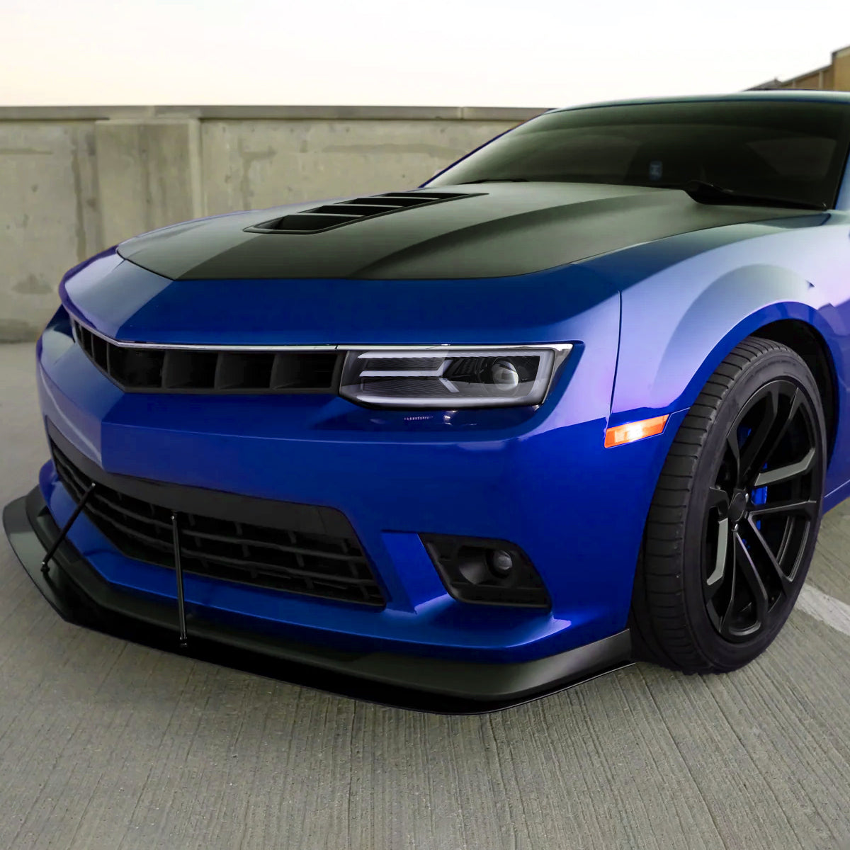 2014-2015 Chevrolet Camaro LED Strip Projector Headlights w/ Sequential Turn Signal Lights (Glossy Black Housing/Clear Lens)