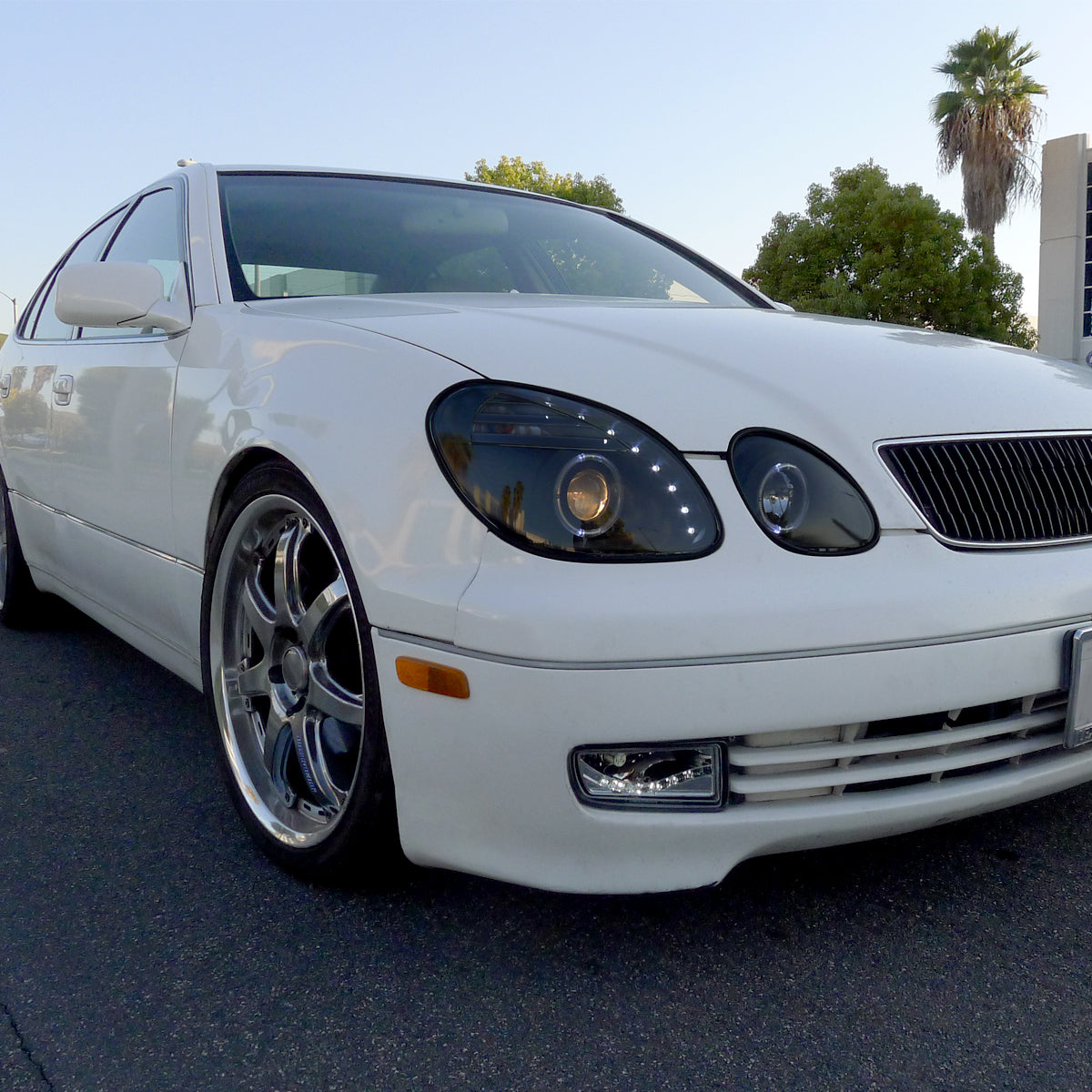 1998-2005 Lexus GS300/GS400/GS430 Halo Projector Headlights w/ SMD LED Light Strip (Black Housing/Smoked Lens)