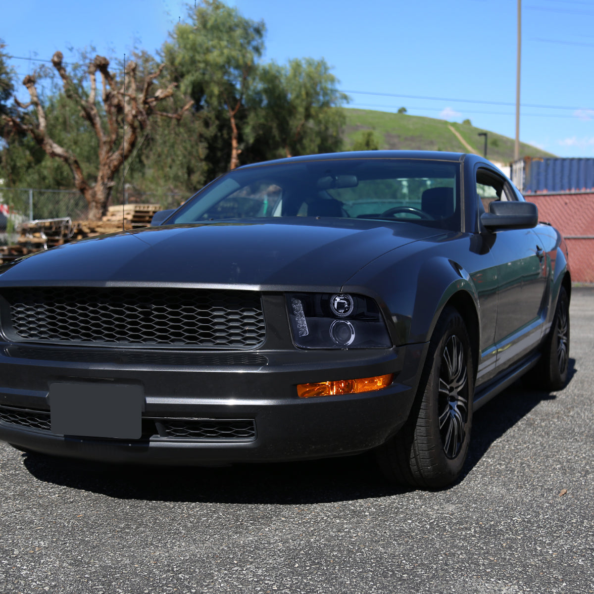 2005-2009 Ford Mustang Halo Projector Headlights w/ LED Light Strip (Glossy Black Housing/Smoked Lens)