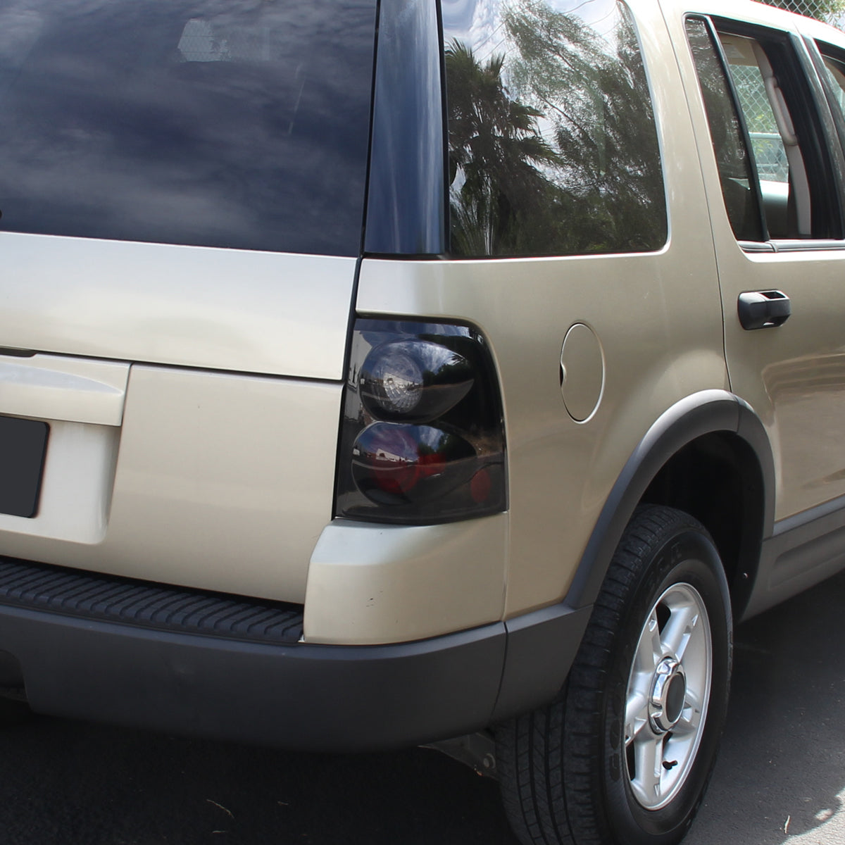 2002-2005 Ford Explorer Tail Lights (Glossy Black Housing/Smoked Lens)