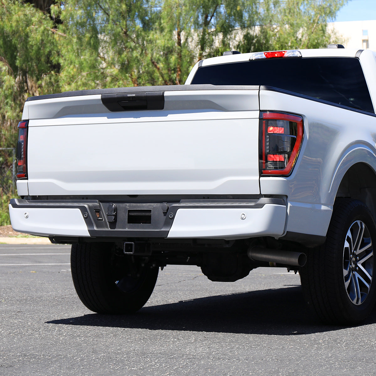 2021??2023 Ford F-150 Red LED Tail Lights w/ Switchback Sequential Turn Signals (Matte Black Housing / Clear Lens)