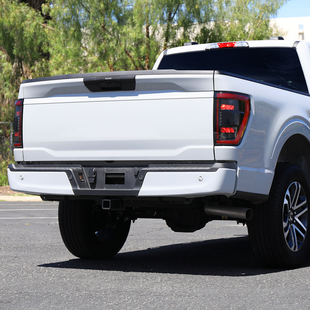2021??2023 Ford F-150 LED Tail Lights w/ Switchback Sequential Turn Signals (Black Housing / Smoked Lens)