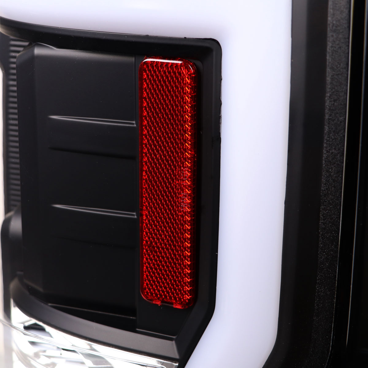2017-2019 Ford F-250/F-350/F-450/F-550 White LED Bar Tail Lights (Matte Black Housing/Clear Lens)