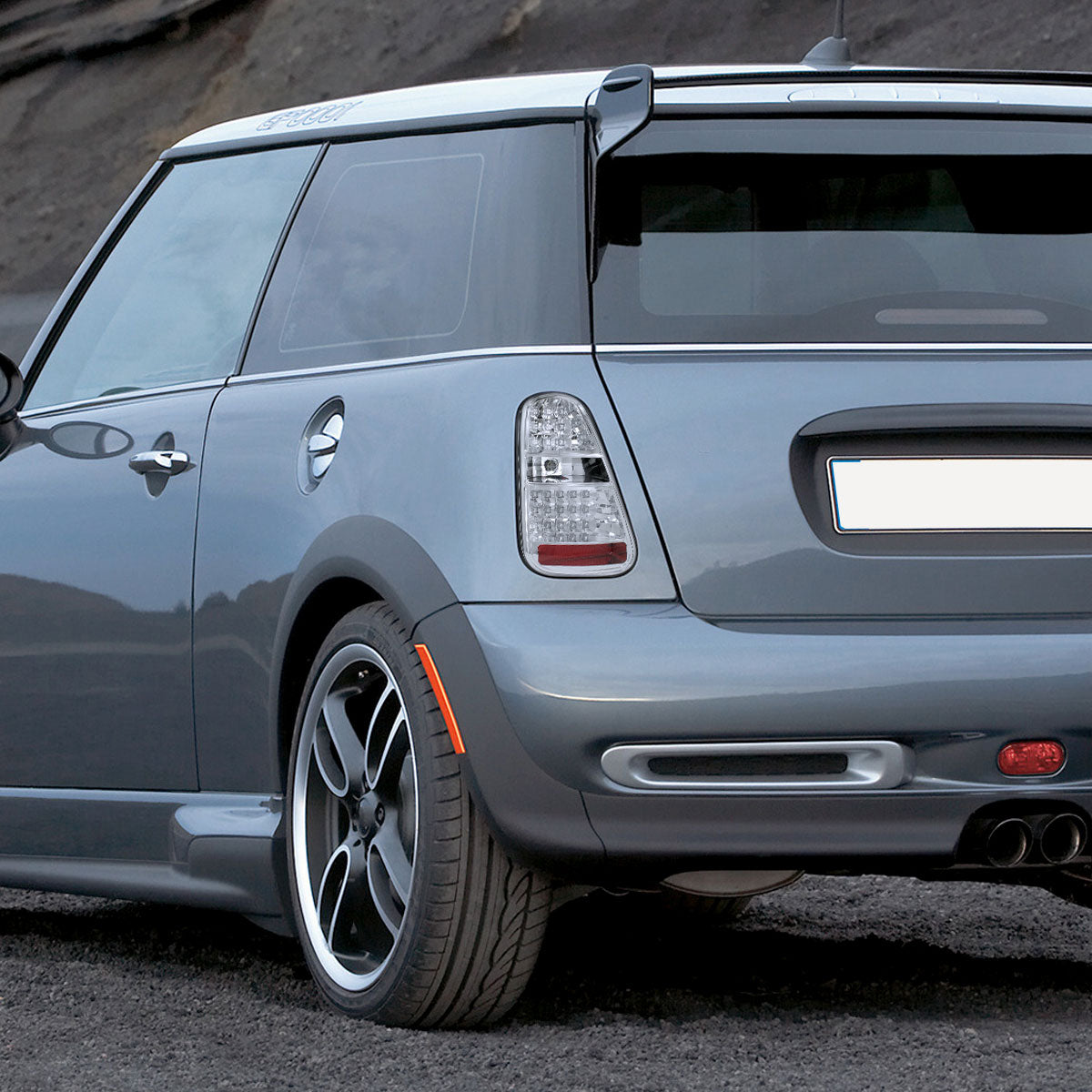 2005-2006 Mini Cooper S LED Tail Lights (Chrome Housing/Clear Lens)