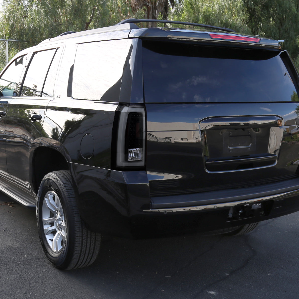 2015-2020 Chevrolet Tahoe/Suburban LS LT LTZ Premier LED Tail Lights (Matte Black Housing/Clear Lens)