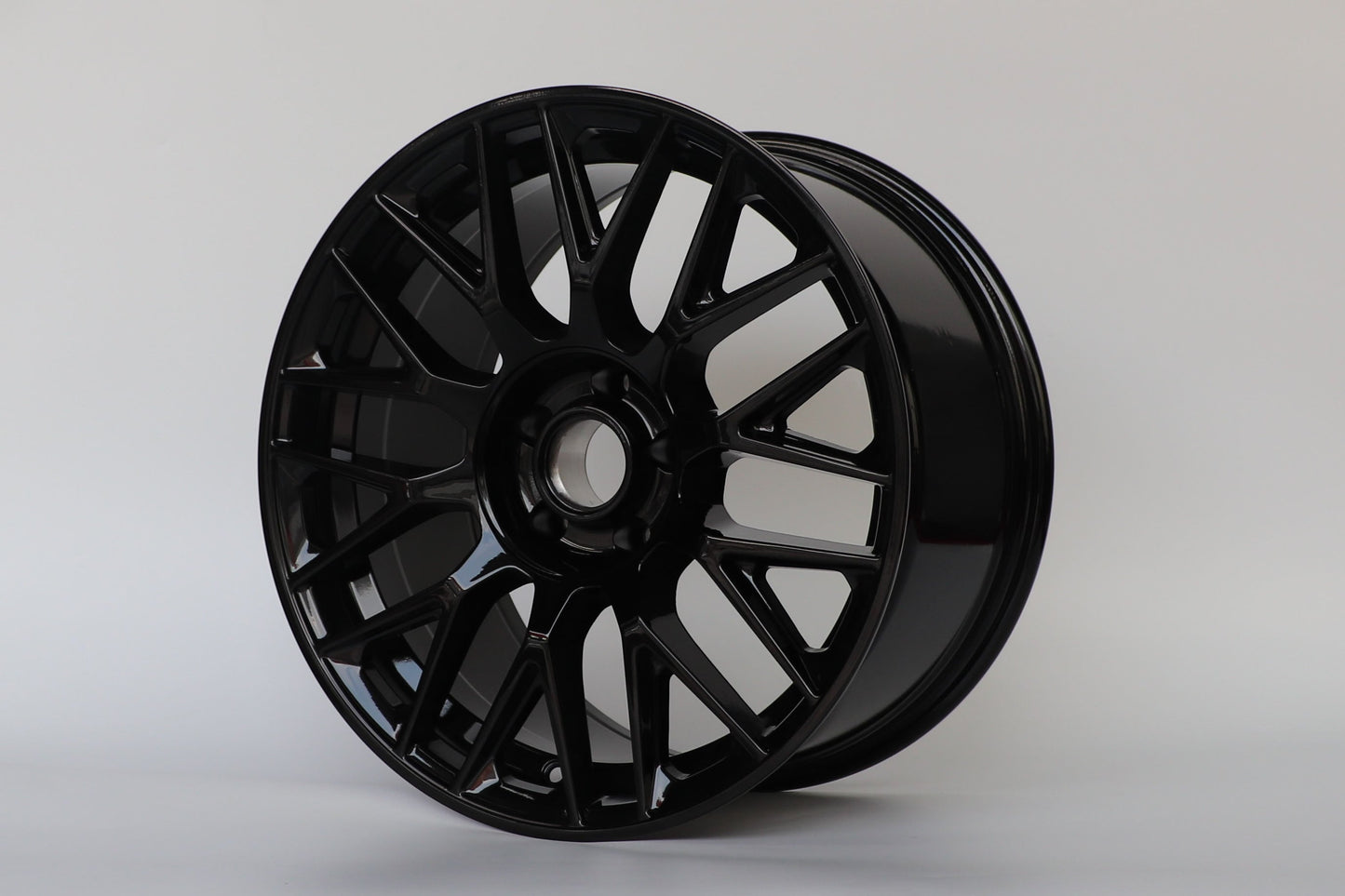 18" Wheels fits Mercedes Benz C180 C250 C300 C350 C400 CLA250 CLA43 E300 E350 E550 S350 S400 S450 S500 S550 S600 S63
