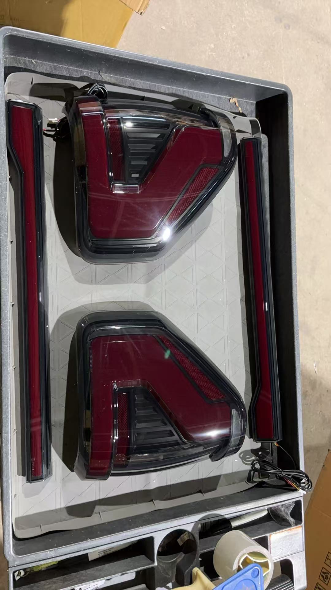 Open box 09-14 F150 tail light - actual condition photo