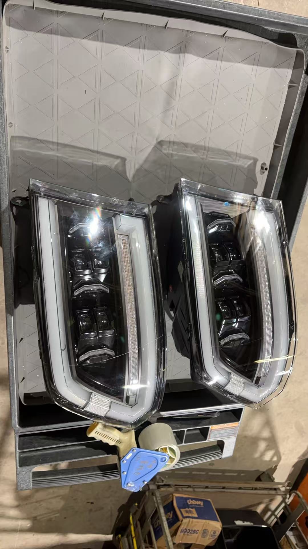 Open box 09-18 RAM 1500 13-18 RAM 1500 2500 headlight - actual condition photo