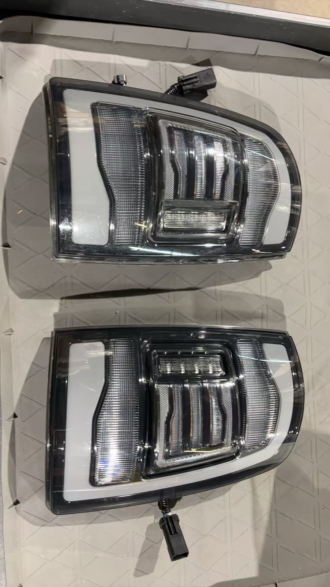 Open box For 2009-2018 Dodge Ram 1500, 2013-2018 Ram 1500 2500 - actual condition photo