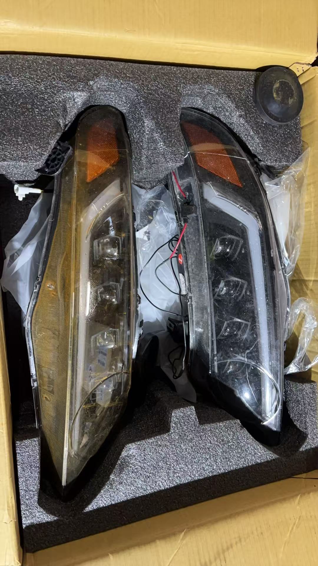 Open box 06-11 Civic headlight - actual condition photo