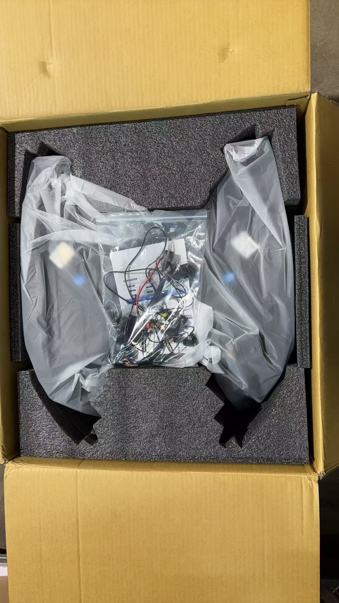 Open box 09-18 RAM 1500 13-18 RAM 1500 2500 headlight - actual condition photo