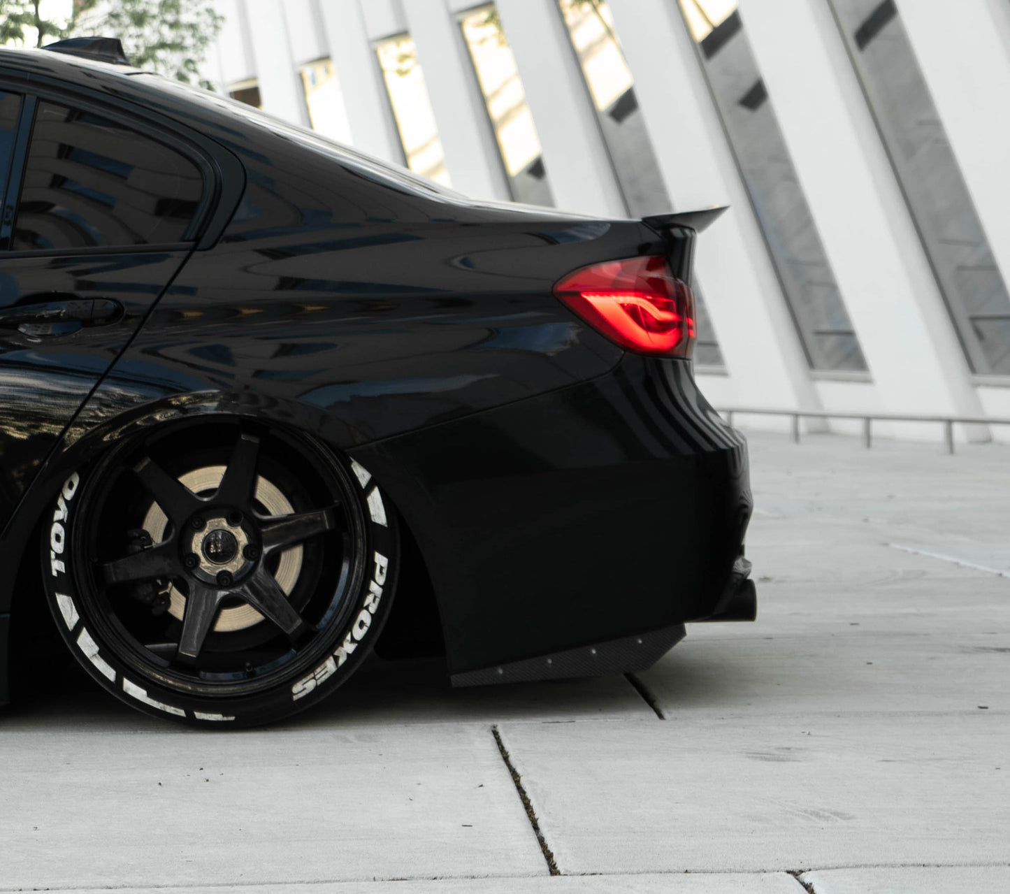 BMW Carbon Fiber Rear Bumper Splitter Extensions Matte Dry (Rivets)