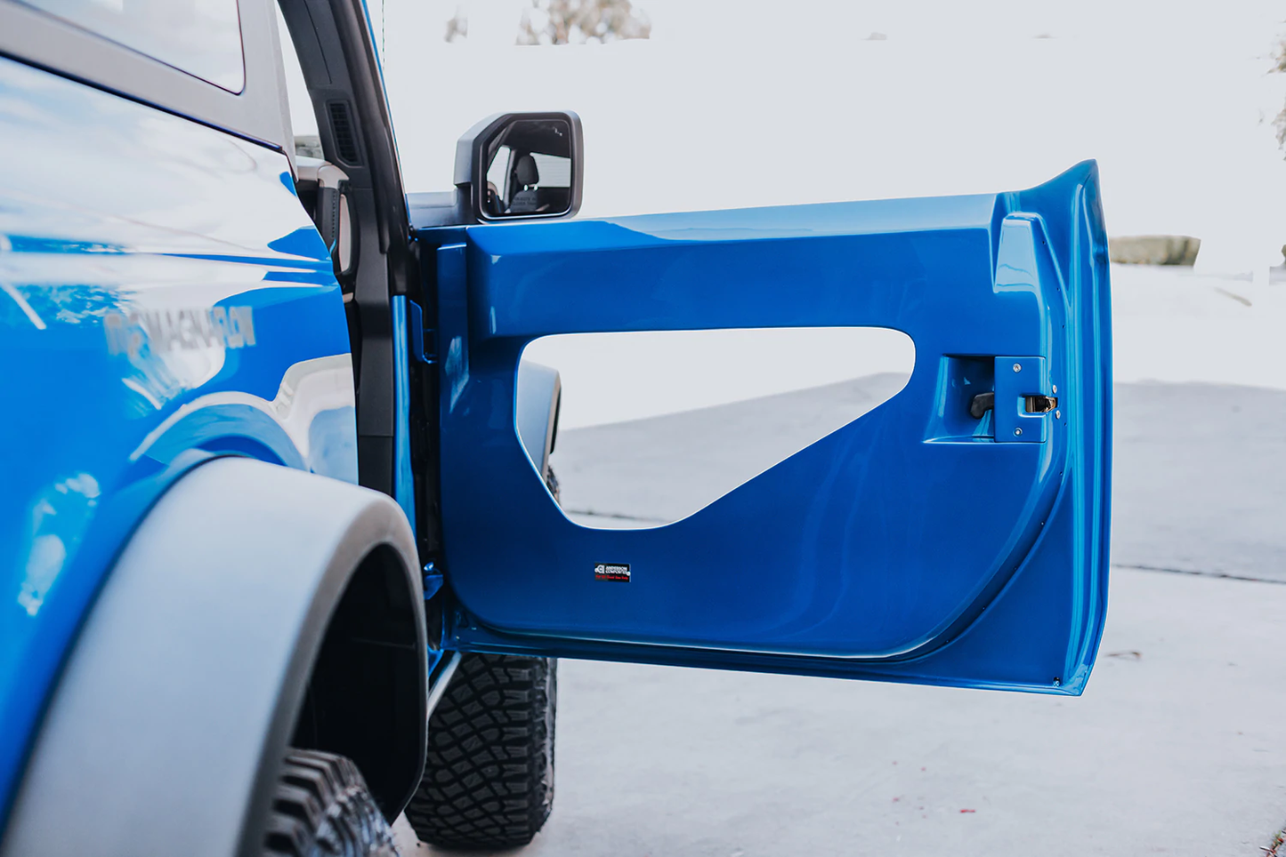 2021-2024 FORD BRONCO FIBERGLASS HALO DOORS WITH CARBON FIBER INSERTS (2-DOOR)