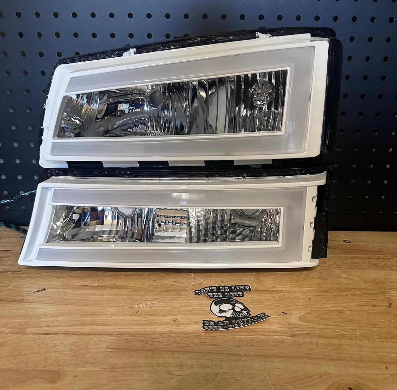 2003-2006 Chevy Silverado Headlights